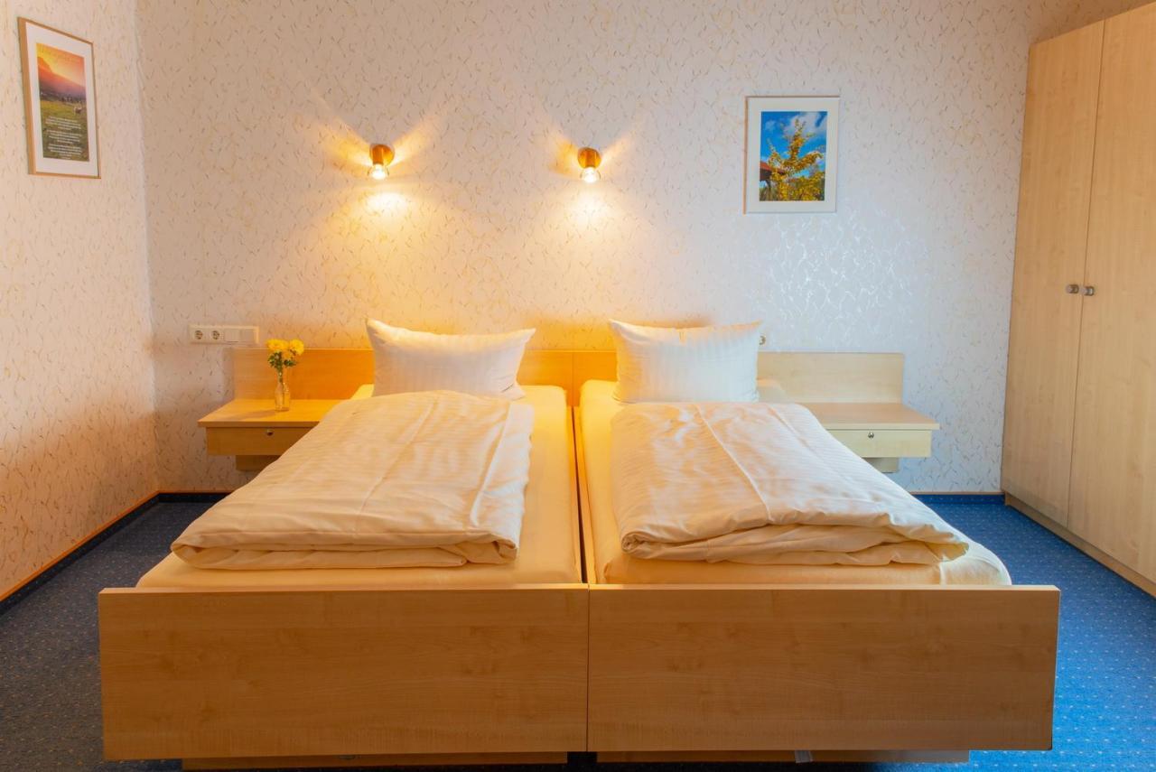 Christliche Gaestehaeuser Weinstrasse Neustadt an der Weinstrasse Ngoại thất bức ảnh