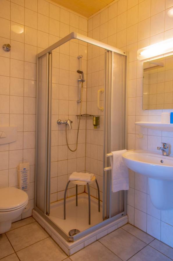 Christliche Gaestehaeuser Weinstrasse Neustadt an der Weinstrasse Ngoại thất bức ảnh