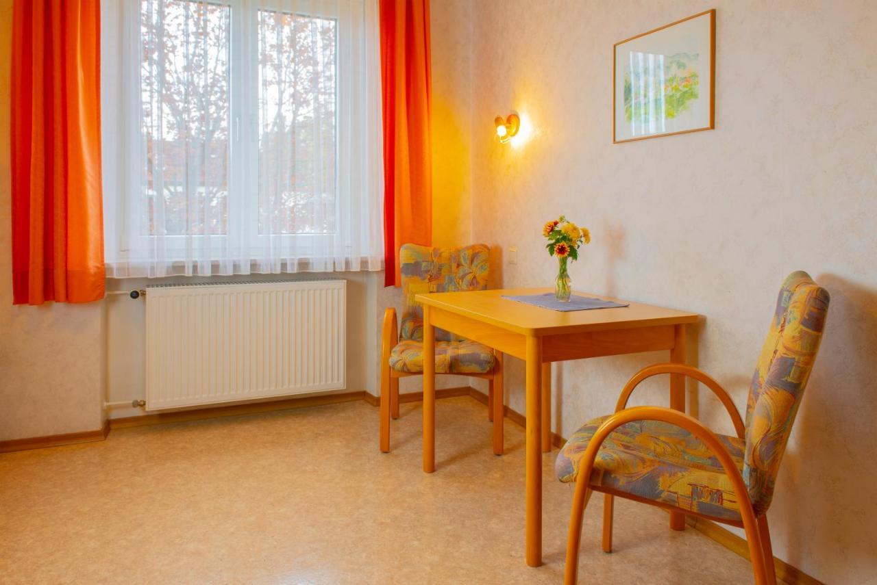 Christliche Gaestehaeuser Weinstrasse Neustadt an der Weinstrasse Ngoại thất bức ảnh